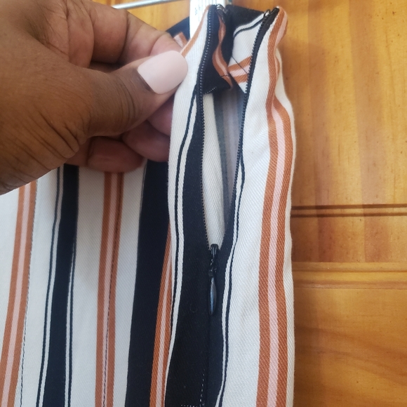 Forever 21 Women's Wide Leg Stripped Pants With Open Slit In The Front, Size L - Picture 4 of 7